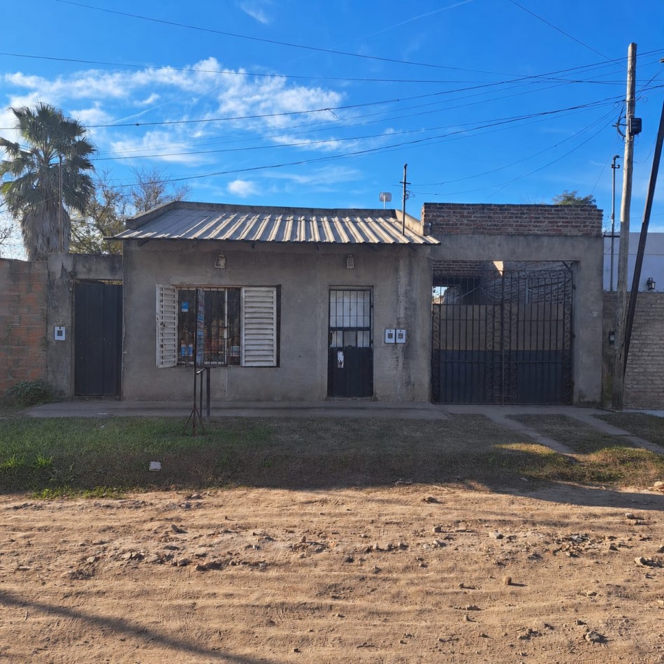  CASA EN VENTA + FONDO DE COMERCIO EN BARRIO 12 DE SEPTIEMBRE - SANTO TOME