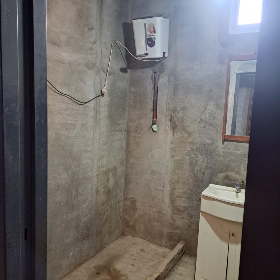  CASA EN VENTA + FONDO DE COMERCIO EN BARRIO 12 DE SEPTIEMBRE - SANTO TOME
