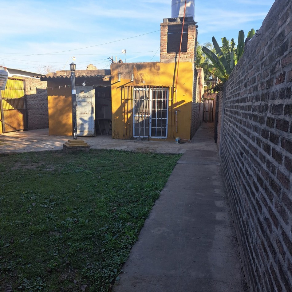  CASA EN VENTA + FONDO DE COMERCIO EN BARRIO 12 DE SEPTIEMBRE - SANTO TOME