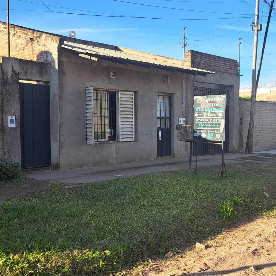  CASA EN VENTA + FONDO DE COMERCIO EN BARRIO 12 DE SEPTIEMBRE - SANTO TOME