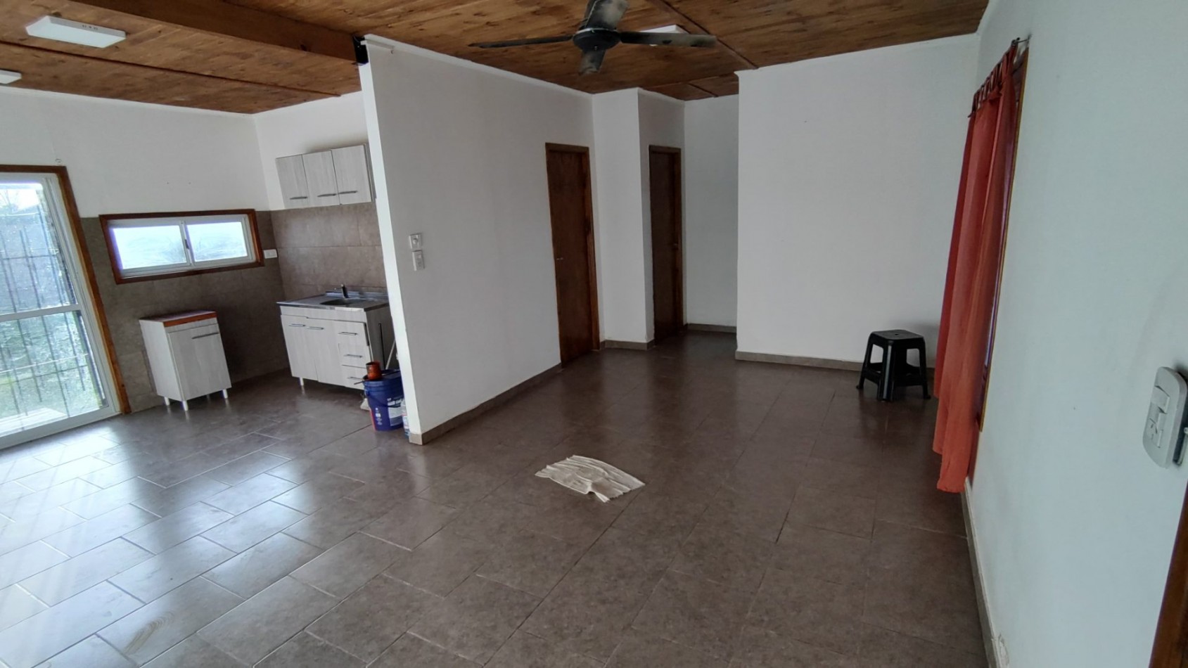 CASA DE DOS DORMITORIOS Y COCHERA, SAUCE VIEJO