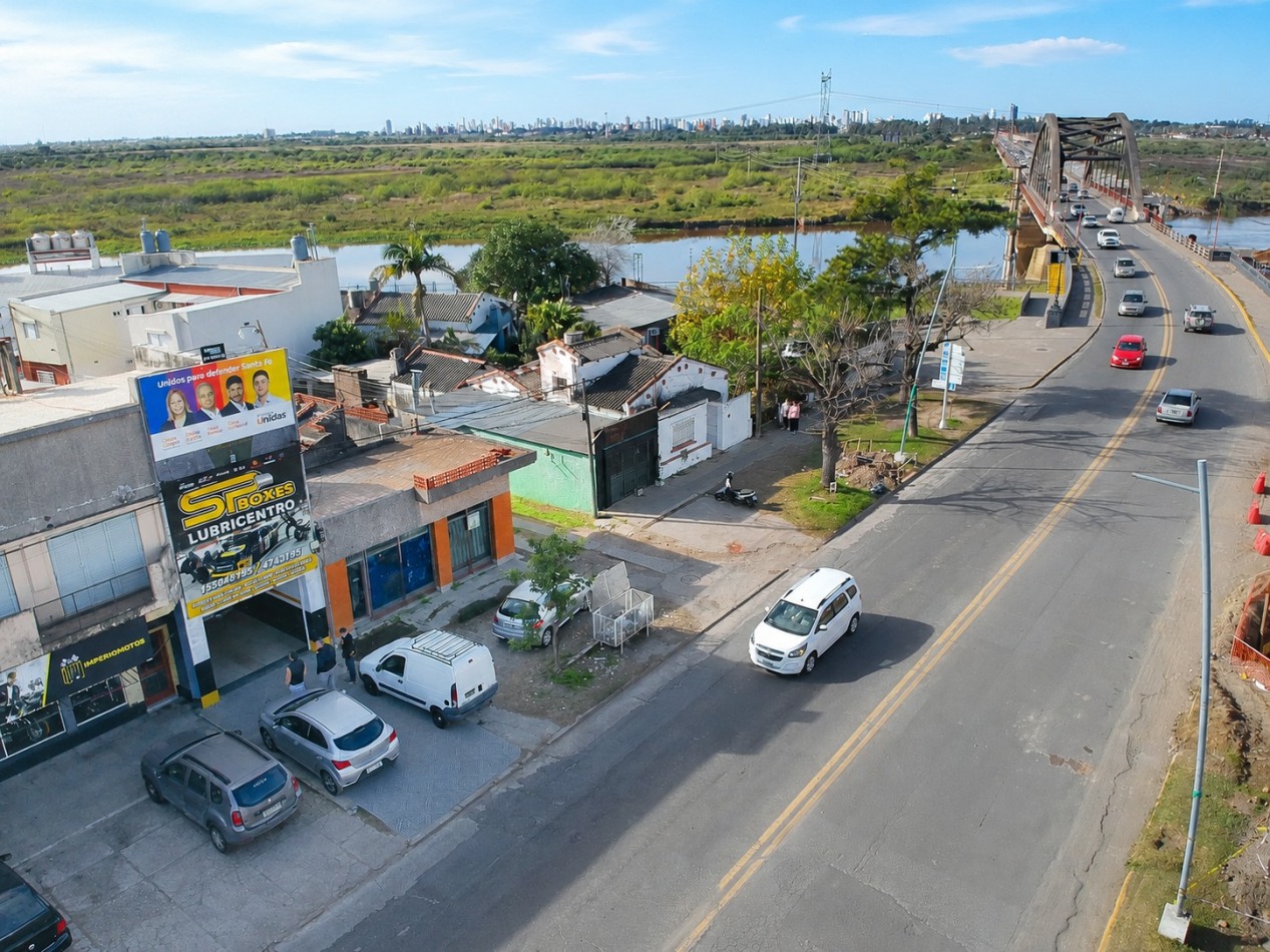 Locales comerciales sobre Av. 7 de Marzo, Santo Tome