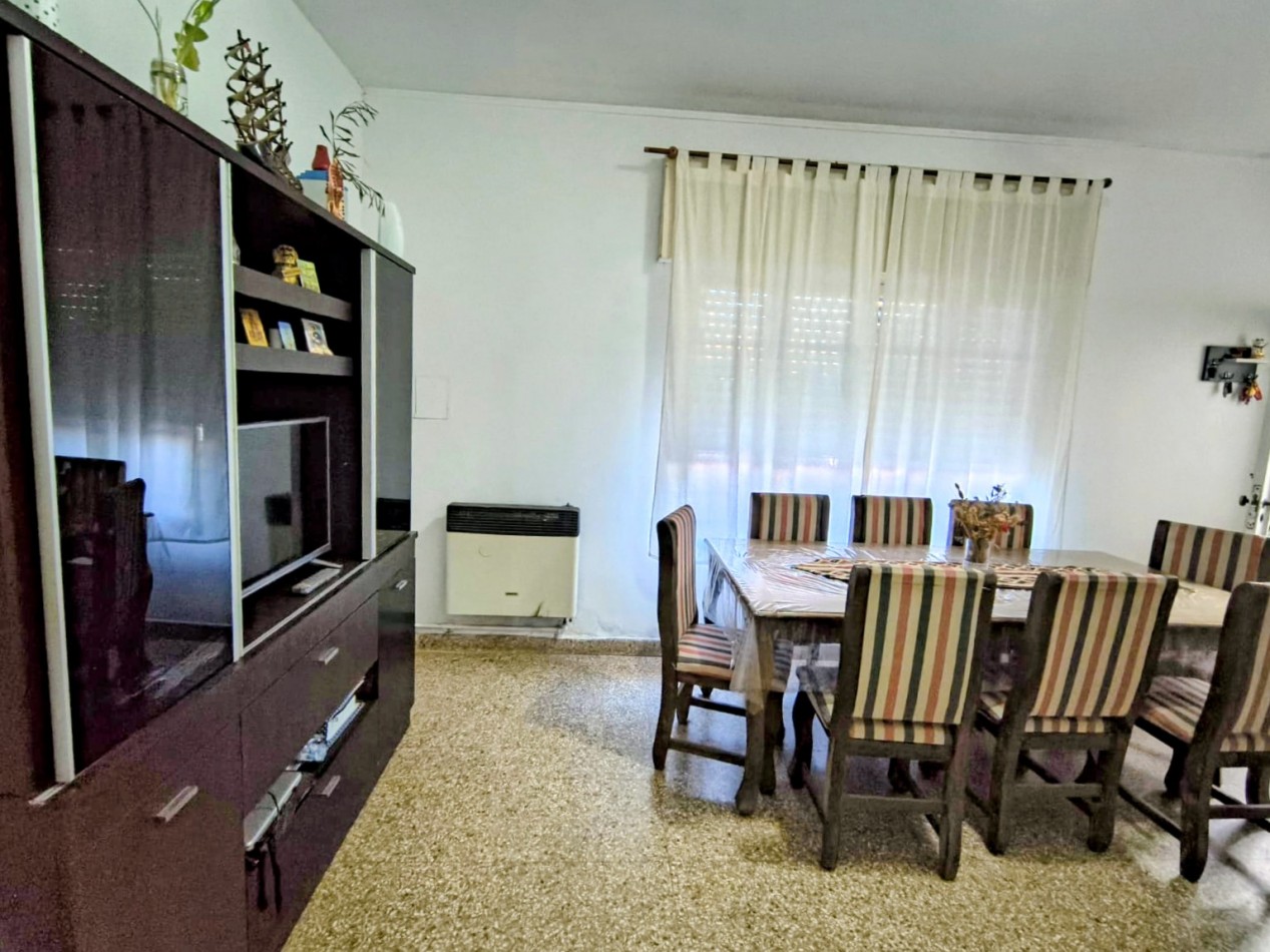 CASA DE 3 DORMITORIOS, COCHERA Y TODOS LOS SERVICIOS - ZONA UNIVERSIDAD TECNOLOGICA