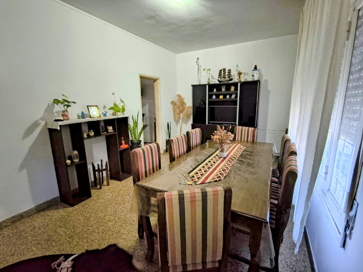 CASA DE 3 DORMITORIOS, COCHERA Y TODOS LOS SERVICIOS - ZONA UNIVERSIDAD TECNOLOGICA