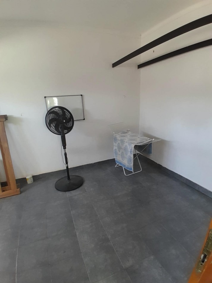 CASA DE 2 DORMITORIOS CON COCHERA