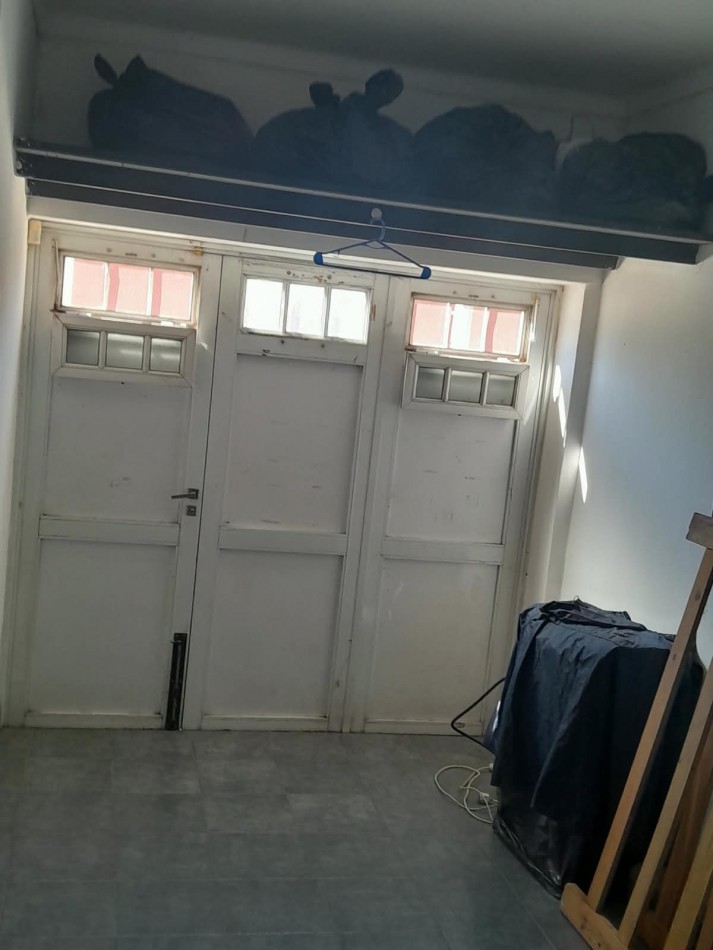 CASA DE 2 DORMITORIOS CON COCHERA