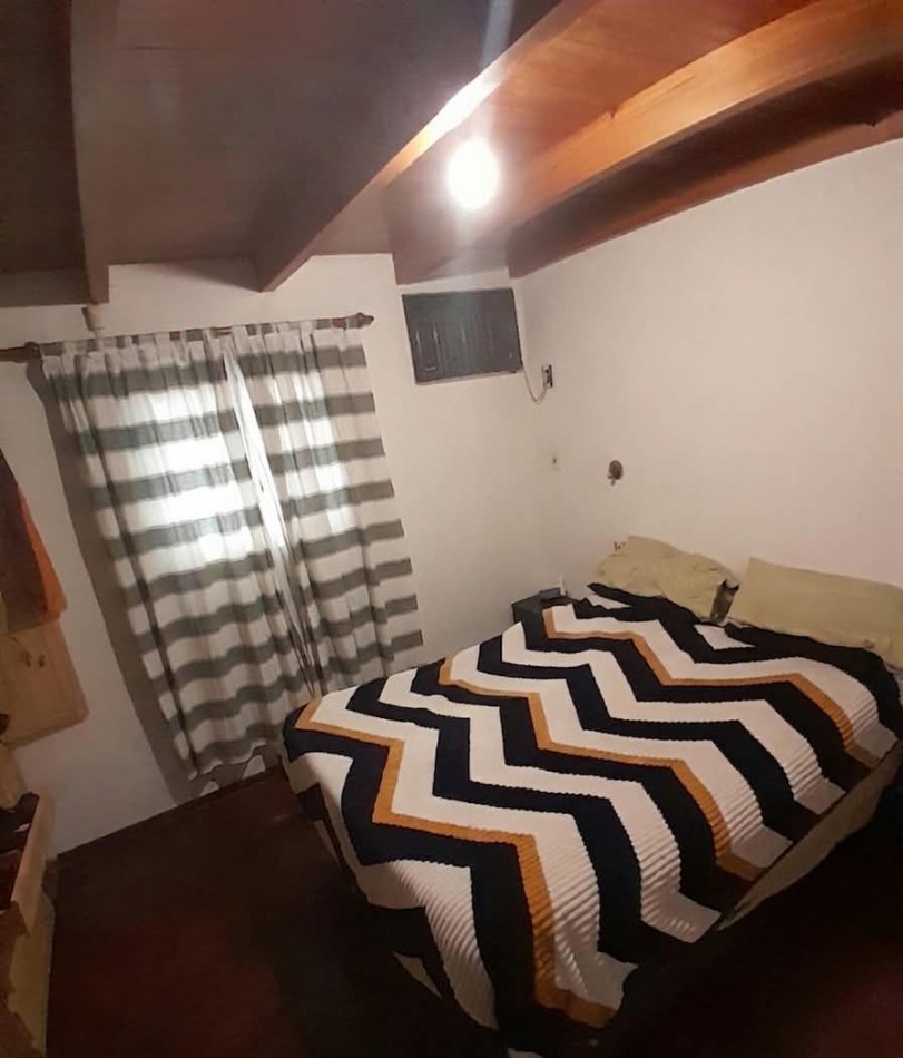 CASA DE 2 DORMITORIOS CON COCHERA
