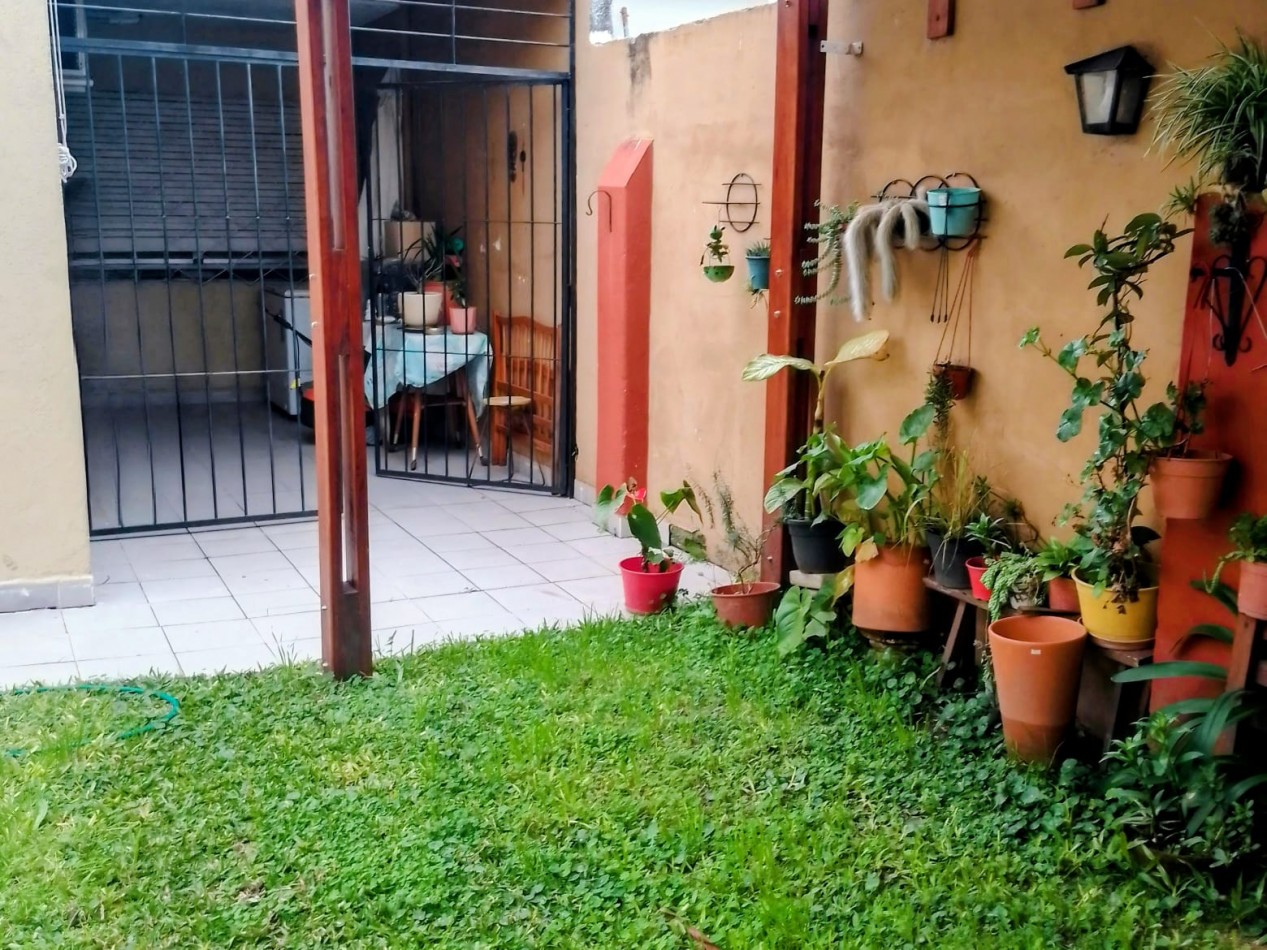 CASA DE 2 DORMITORIOS + OFICINA Y PISCINA