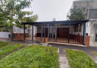 CASA AL FRENTE CON DOBLE COCHERA, SANTA FE