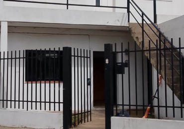 Casa en Planta Baja y Planta Alta, al frente en Santa Fe