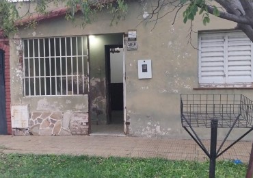 CASA DE 3 DORMITORIOS EN VENTA - SANTA FE  