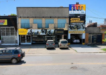 Locales comerciales sobre Av. 7 de Marzo, Santo Tome